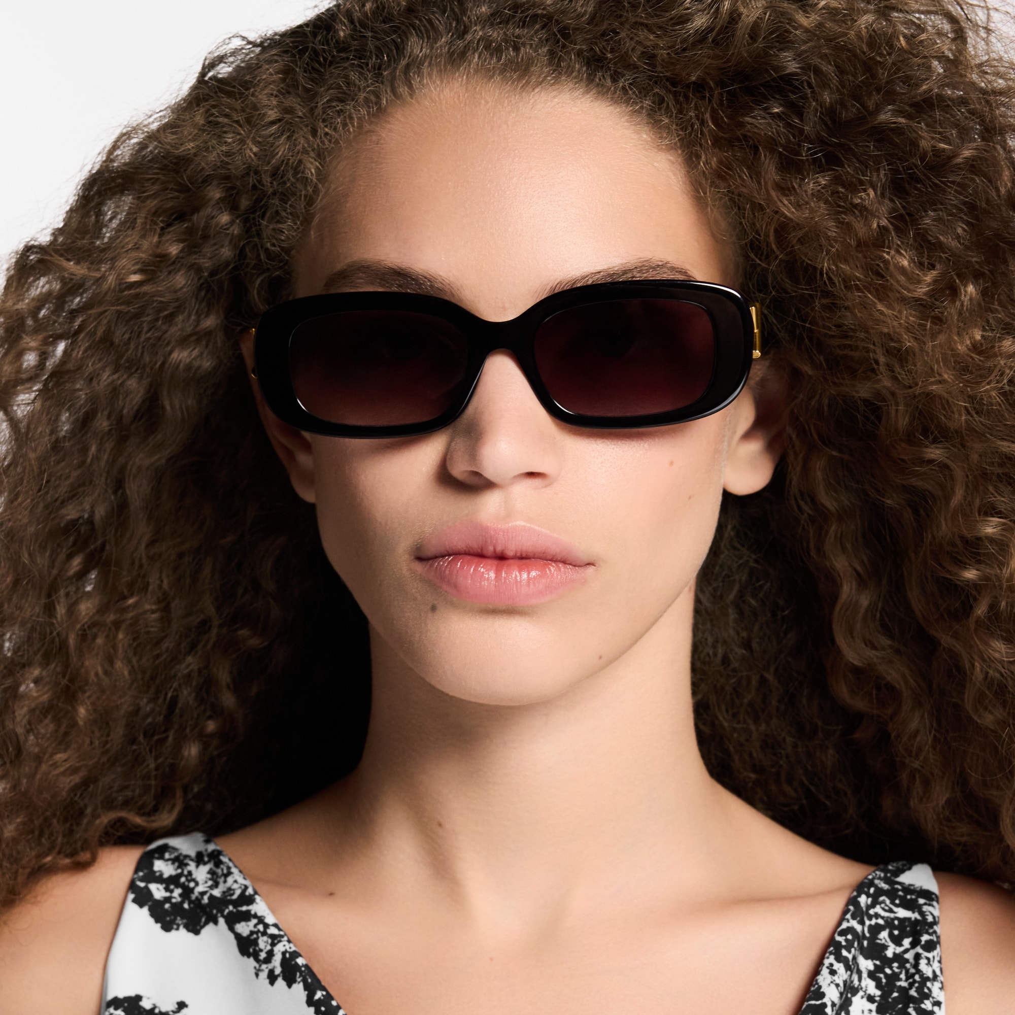 LV Go-14 Oval Sunglasses S00 - Women - Accessories | LOUIS VUITTON ®
